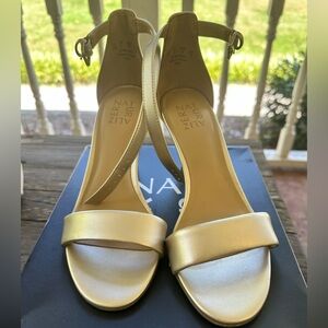 Naturalizer Leah Sandals